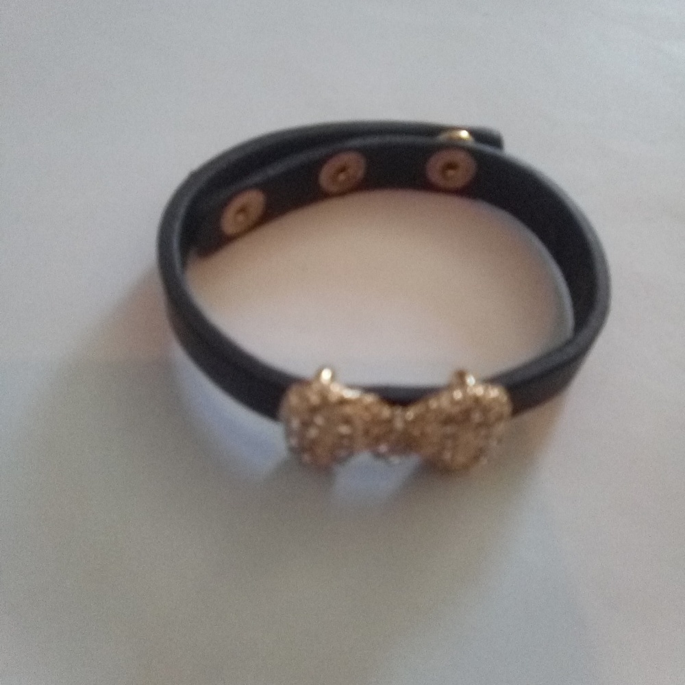 Cute leather with bow charm bracelet